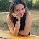 София, 21 год