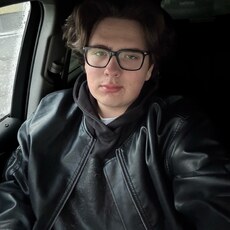 Фотография мужчины Арсений, 18 лет из г. Екатеринбург