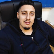 Фотография мужчины Marius, 22 года из г. București