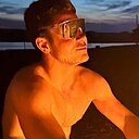 Давит, 18 лет