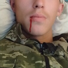 Фотография мужчины Рома, 19 лет из г. Омск