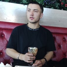 Фотография мужчины Рома, 25 лет из г. Ханты-Мансийск