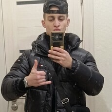 Фотография мужчины Илюша, 19 лет из г. Омск