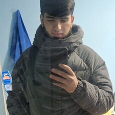 Фотография мужчины Манучехр, 22 года из г. Екатеринбург