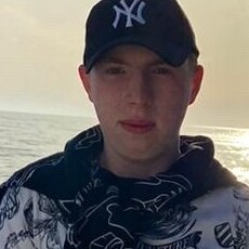 Фотография мужчины Денис, 23 года из г. Нижний Тагил