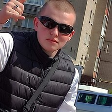 Фотография мужчины Дмитрий, 19 лет из г. Калининград