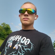 Фотография мужчины Валентин, 19 лет из г. Елец