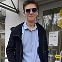 Максим, 24 года