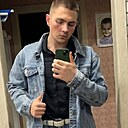 Максим, 22 года