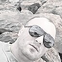 Laskavi May, 44 года