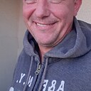 Весёлый, 51 год