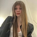 Анюта, 18 лет