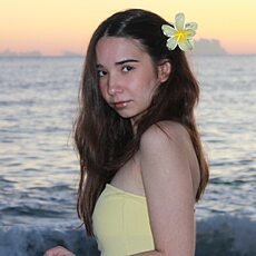 Фотография девушки Полина, 18 лет из г. Екатеринбург