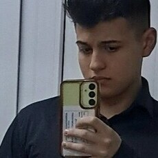 Фотография мужчины Alexandru, 18 лет из г. Luduş