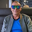 Холмс, 48 лет