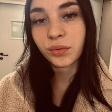 Фотография девушки Полина, 18 лет из г. Екатеринбург
