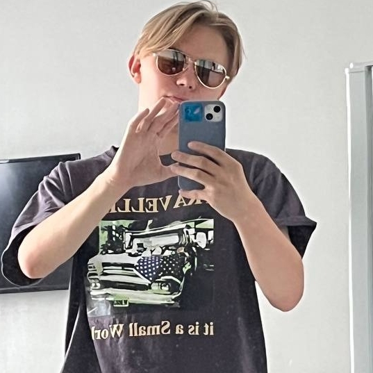 Вячеслав, 19 лет
