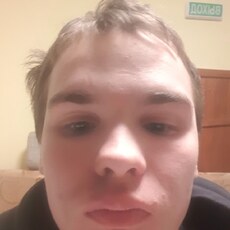 Фотография мужчины Юрий, 18 лет из г. Новосибирск