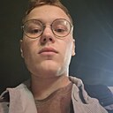 Максим, 24 года