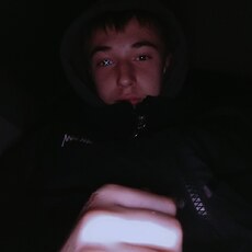 Фотография мужчины Денис, 19 лет из г. Владивосток