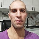 Миша, 42 года