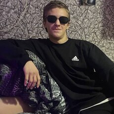 Фотография мужчины Денис, 18 лет из г. Новошахтинск