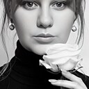 Cassandra, 32 года