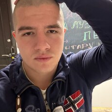 Фотография мужчины Артём, 21 год из г. Пушкино (Московская Обл)