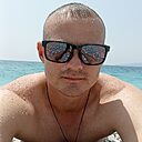 Слава, 33 года