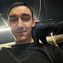 Максим, 22 года