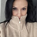 Алсу, 44 года