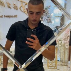 Фотография мужчины Эрвин, 22 года из г. Севастополь