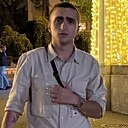 Давит, 25 лет