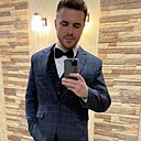 Макс, 33 года