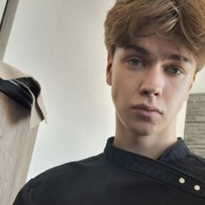 Фотография мужчины Алексей, 18 лет из г. Санкт-Петербург