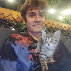 Фотография мужчины Laurențiu, 22 года из г. Constanța