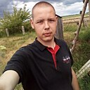 Максим, 22 года