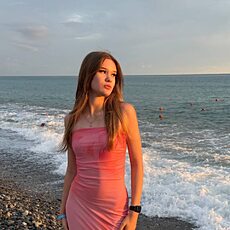 Фотография девушки Полина, 19 лет из г. Екатеринбург