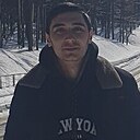 Расулжон, 21 год