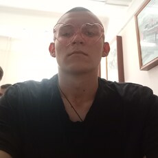 Фотография мужчины Дмитрий, 19 лет из г. Омск