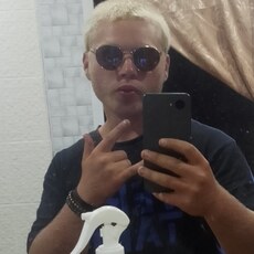 Фотография мужчины Владимир, 19 лет из г. Горняк (Алтайский край)