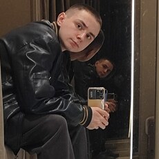 Фотография мужчины Илья, 18 лет из г. Санкт-Петербург