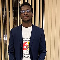 Фотография мужчины Умар, 25 лет из г. Санкт-Петербург