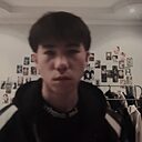 Эхтияр, 20 лет