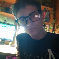 Фотография мужчины Максимка, 18 лет из г. Ромны