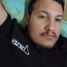 Фотография мужчины Valentin, 22 года из г. Sibiu