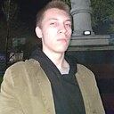 Лев, 19 лет