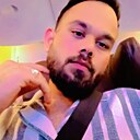 Dheeraj, 24 года