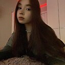 Анора, 18 лет