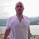 Удалился, 40 лет